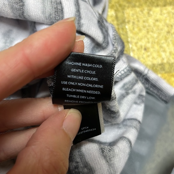 EUC Vera Wang long top - Picture 10 of 15